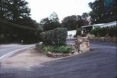 080-AKMOA-Hist-33-Front-gate-to-Oak-Shadows